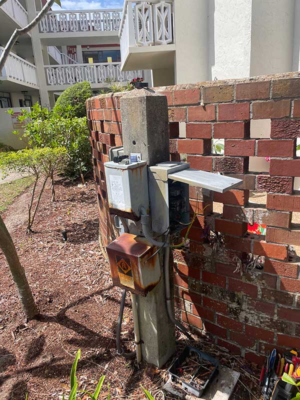 Commercial Electrician in Tarpon Springs, FL