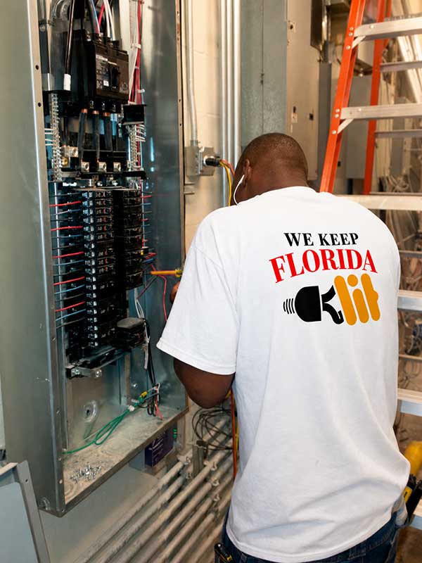 Commercial Electrician in Lehigh Acres