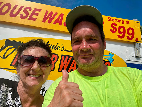 House Washing in Middleton